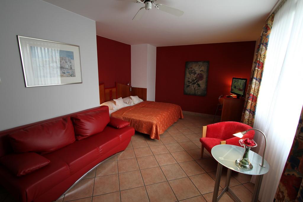 Hotel Mado Cologne Room photo